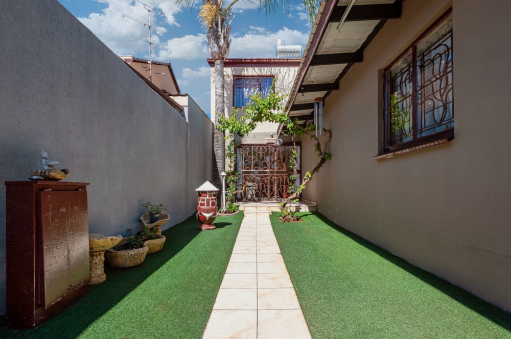 House for sale in Lenasia - 1GV1737031