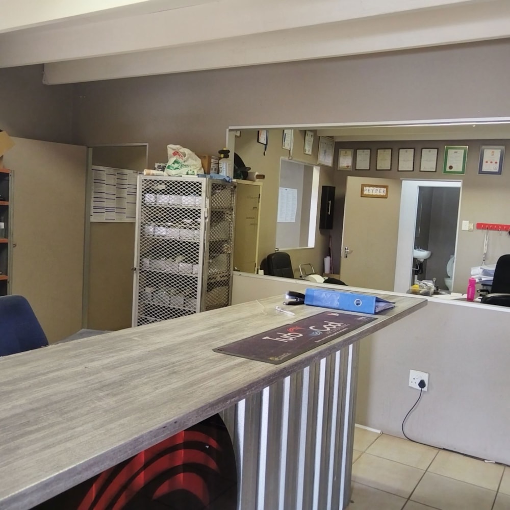 Commercial Building to rent in Southridge, Kimberley - 1KJ1737310