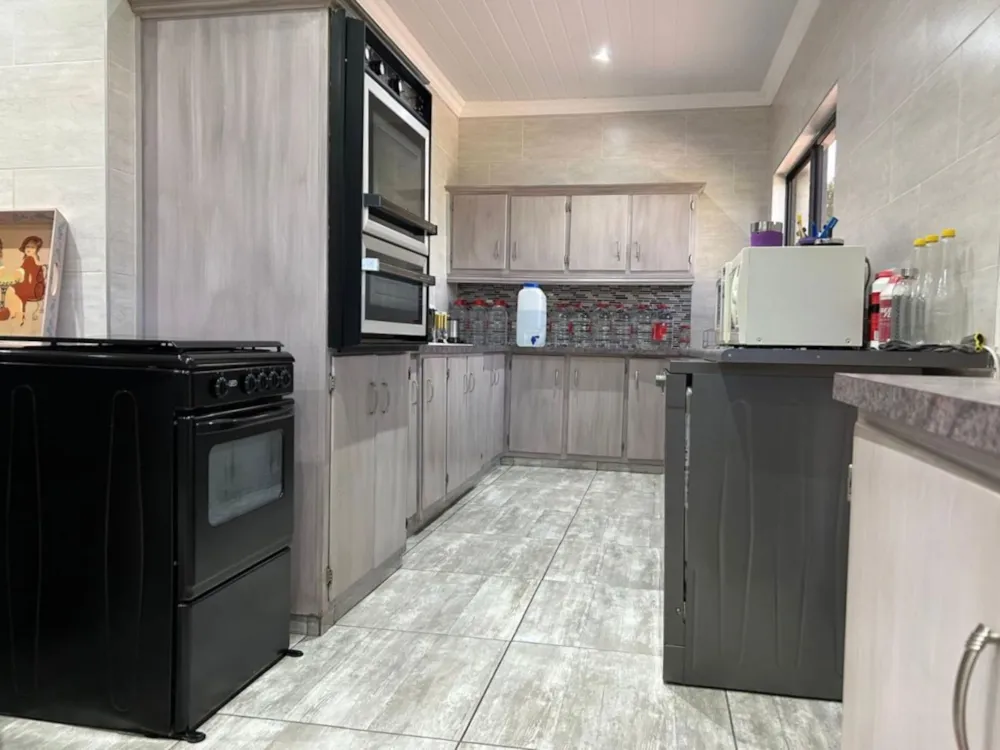 House for sale in Jim Fouche Park - 1WM1735598 House for sale in Jim Fouche Park - 1WM1735598