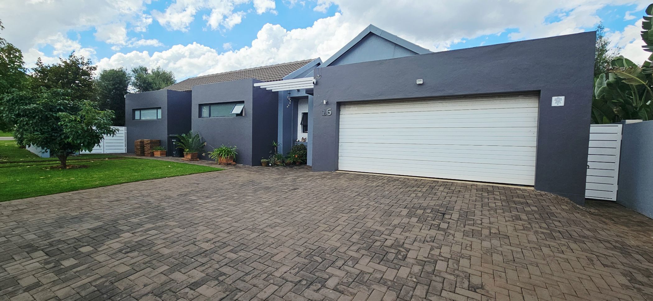 Security estate home for sale in Midstream Estate - CN1737870