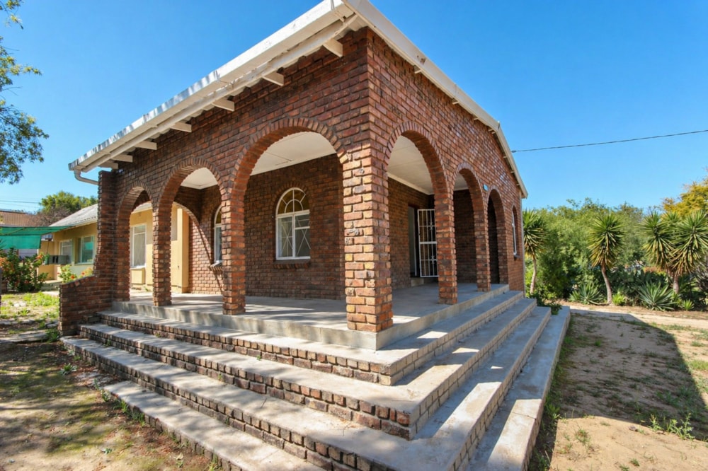 House for sale in Oudtshoorn South - 1OU1738242