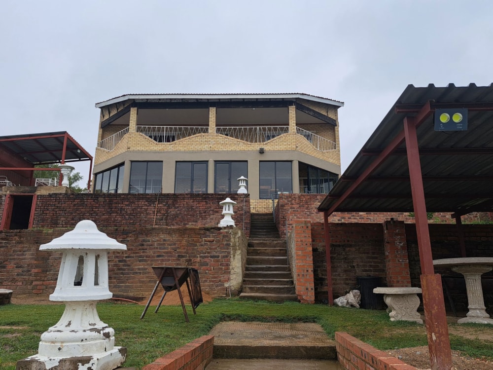 Double-storey house for sale in Bloemhof, North West Province - 1KJ1737978