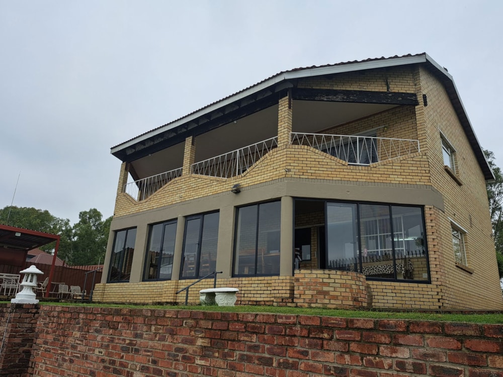 Double-storey house for sale in Bloemhof, North West Province - 1KJ1737978