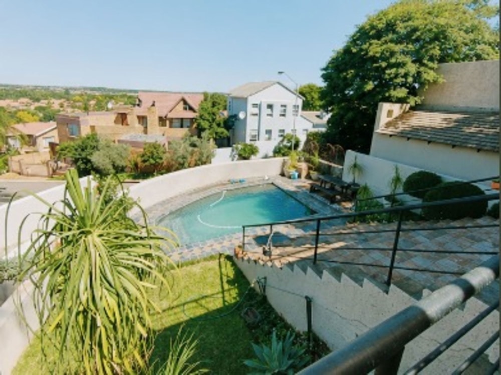 House for sale in Faerie Glen - PT1738227