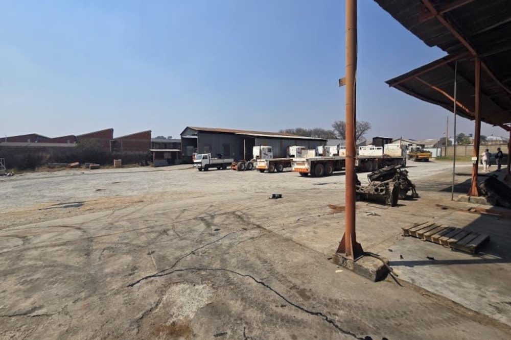 Commercial industrial property for sale in Bulawayo, Zimbabwe - 3ZB1715036