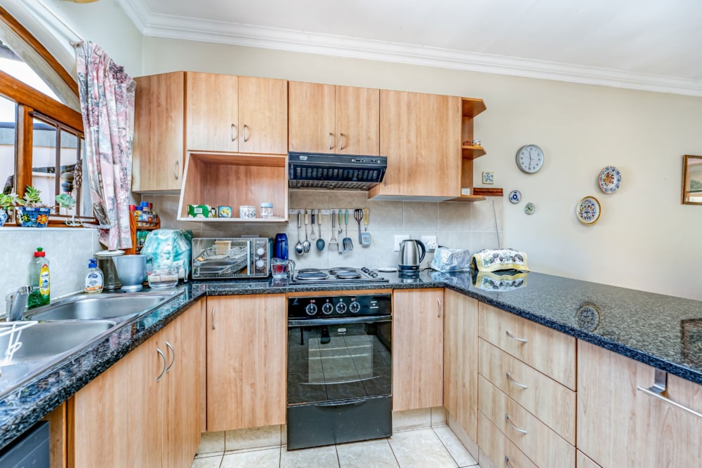 Townhouse for sale in Le Domaine Estate - 1KF1736249