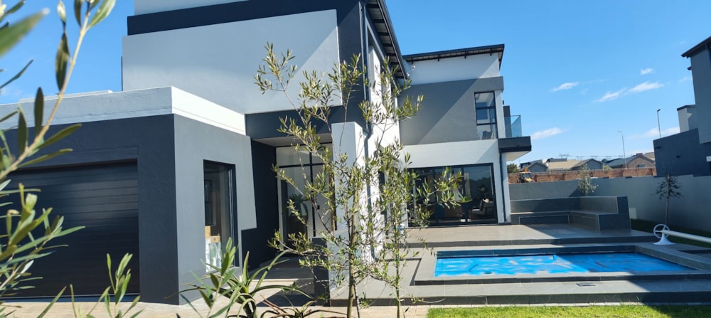 House for sale in Fountainbrook Estate - CN1738295