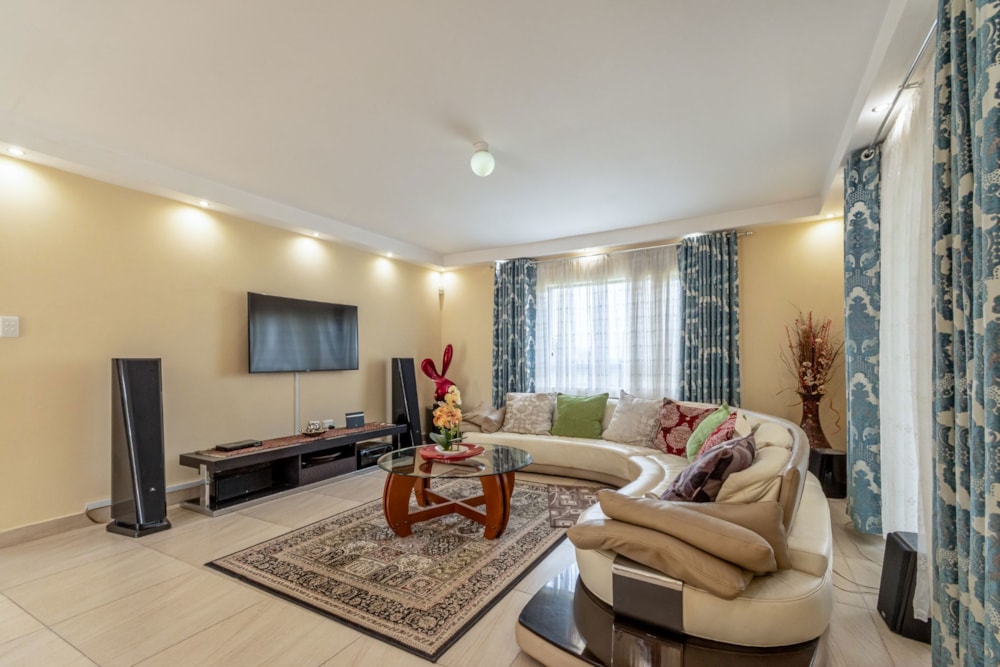 Double-storey house for sale in Forest Hills - 1KF1734600