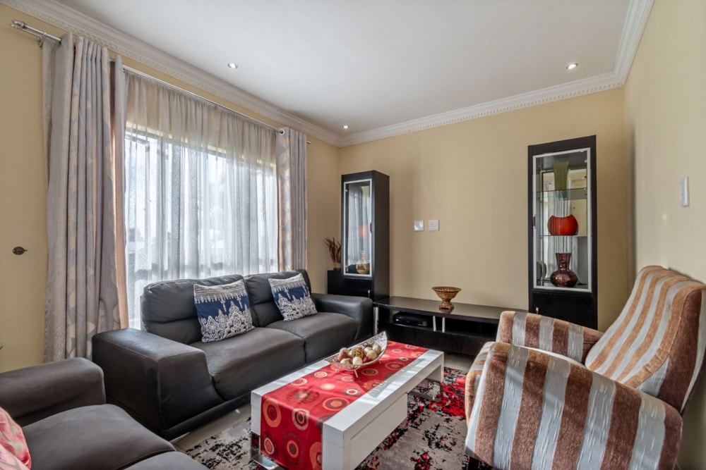 Double-storey house for sale in Forest Hills - 1KF1734600 Double-storey house for sale in Forest Hills - 1KF1734600