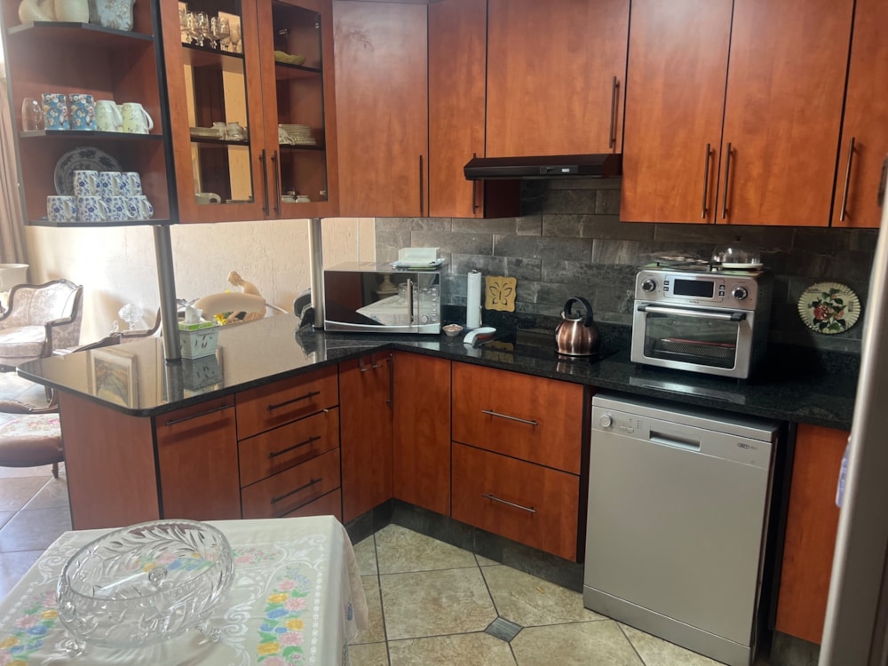 Apartment for sale in Brentwood Park, Benoni - EN1736433