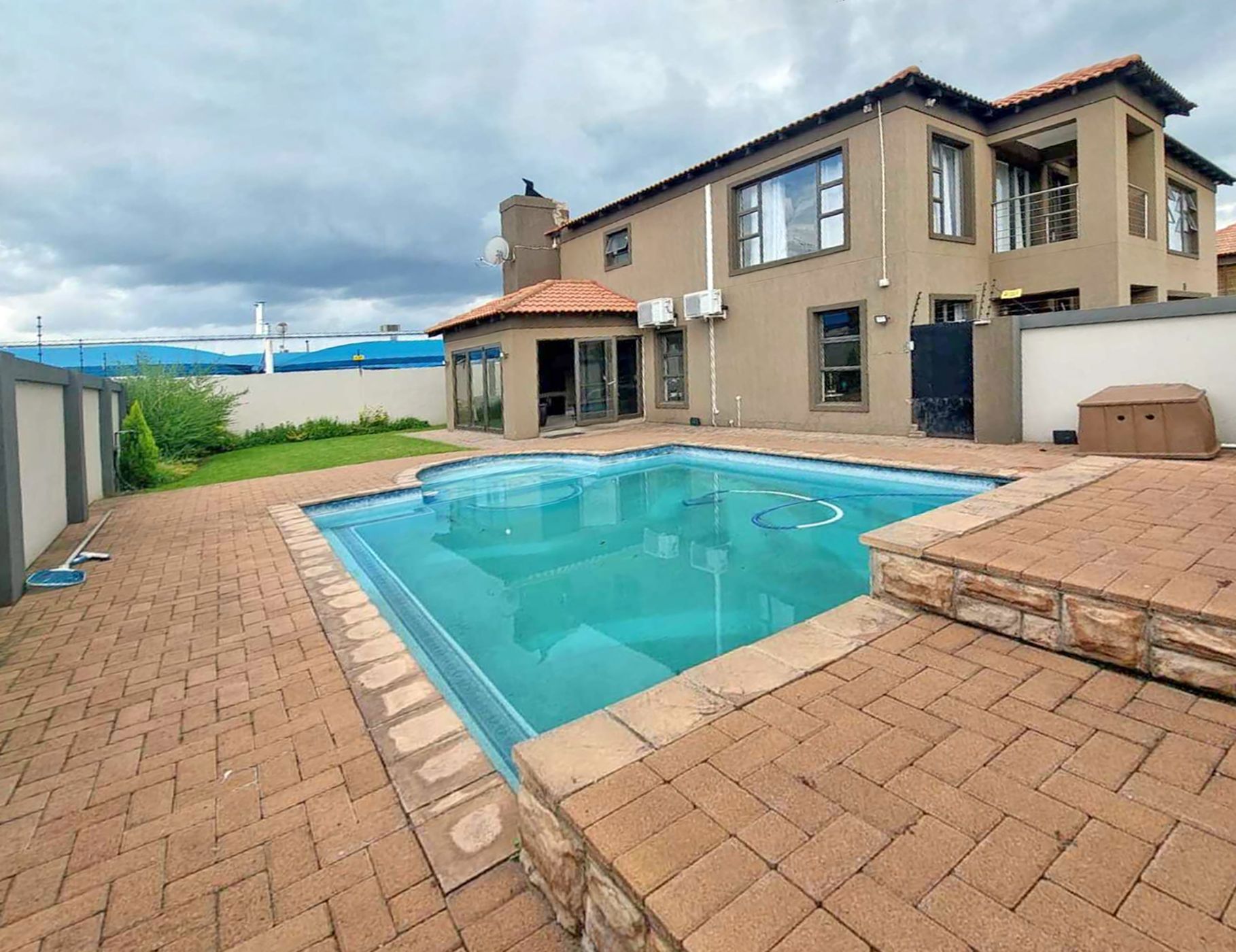 Double-storey house for sale in  Vanderbijlpark SW 5 - 1VT1721414