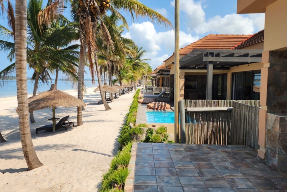 Beachfront villa for sale in Bilene, Mozambique - 3MQ1725355