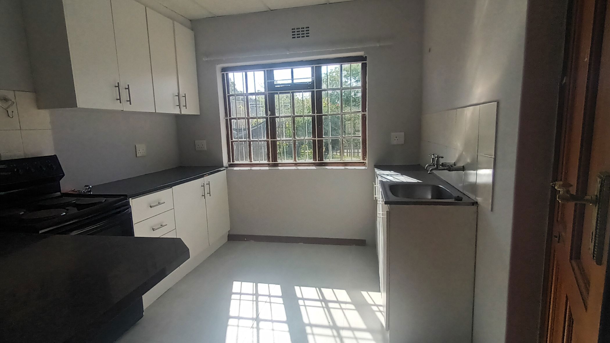Garden apartment to rent in Oakdene, Kuils River - 1KV1726194