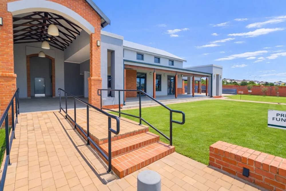 House for sale in Heritage Hill Estates - CN1736301 House for sale in Heritage Hill Estates - CN1736301