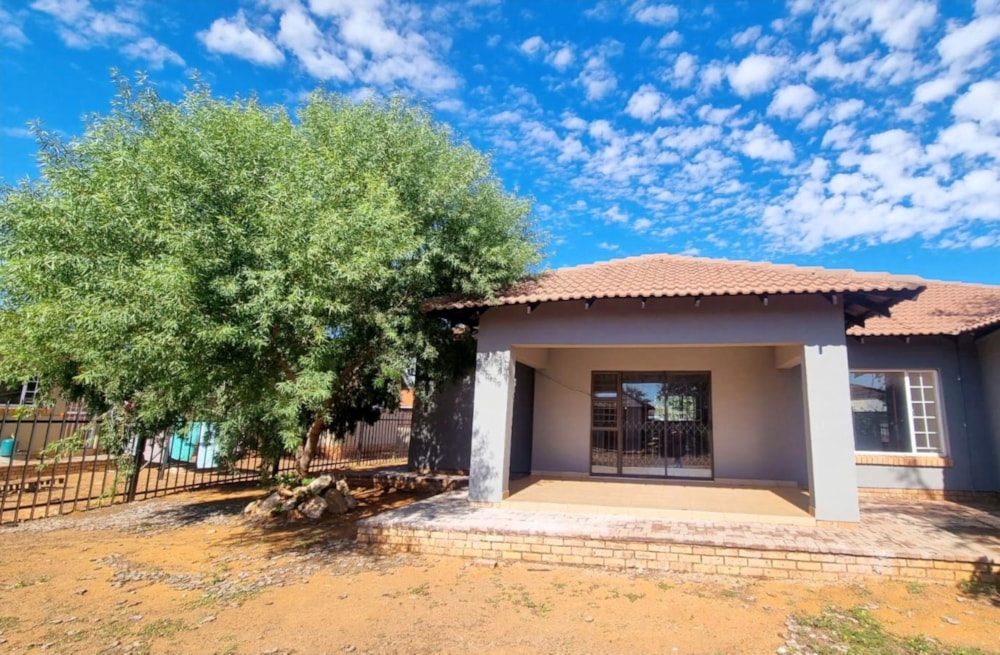 House to rent in Kathu Centre - 1RN1730347