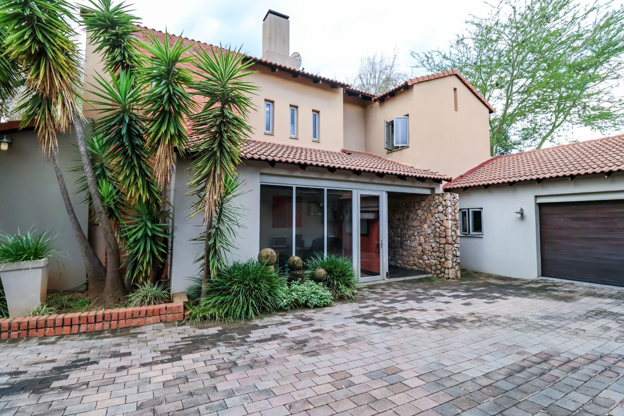 Security estate home for sale in Midstream Estate - CN1737554