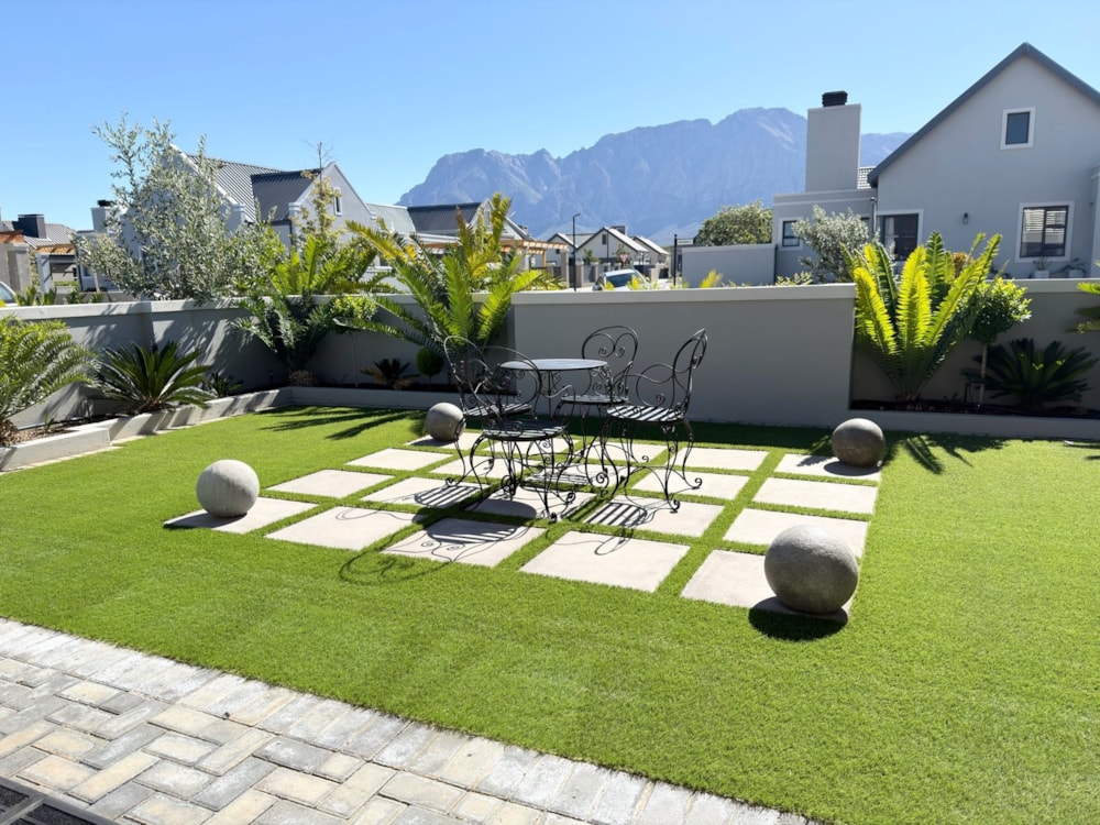 Double-storey house for sale in Altona - TK1738326