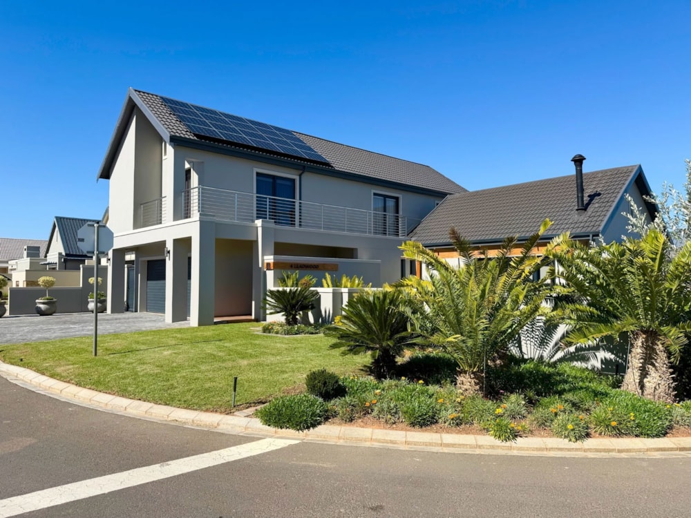 Double-storey house for sale in Altona - TK1738326