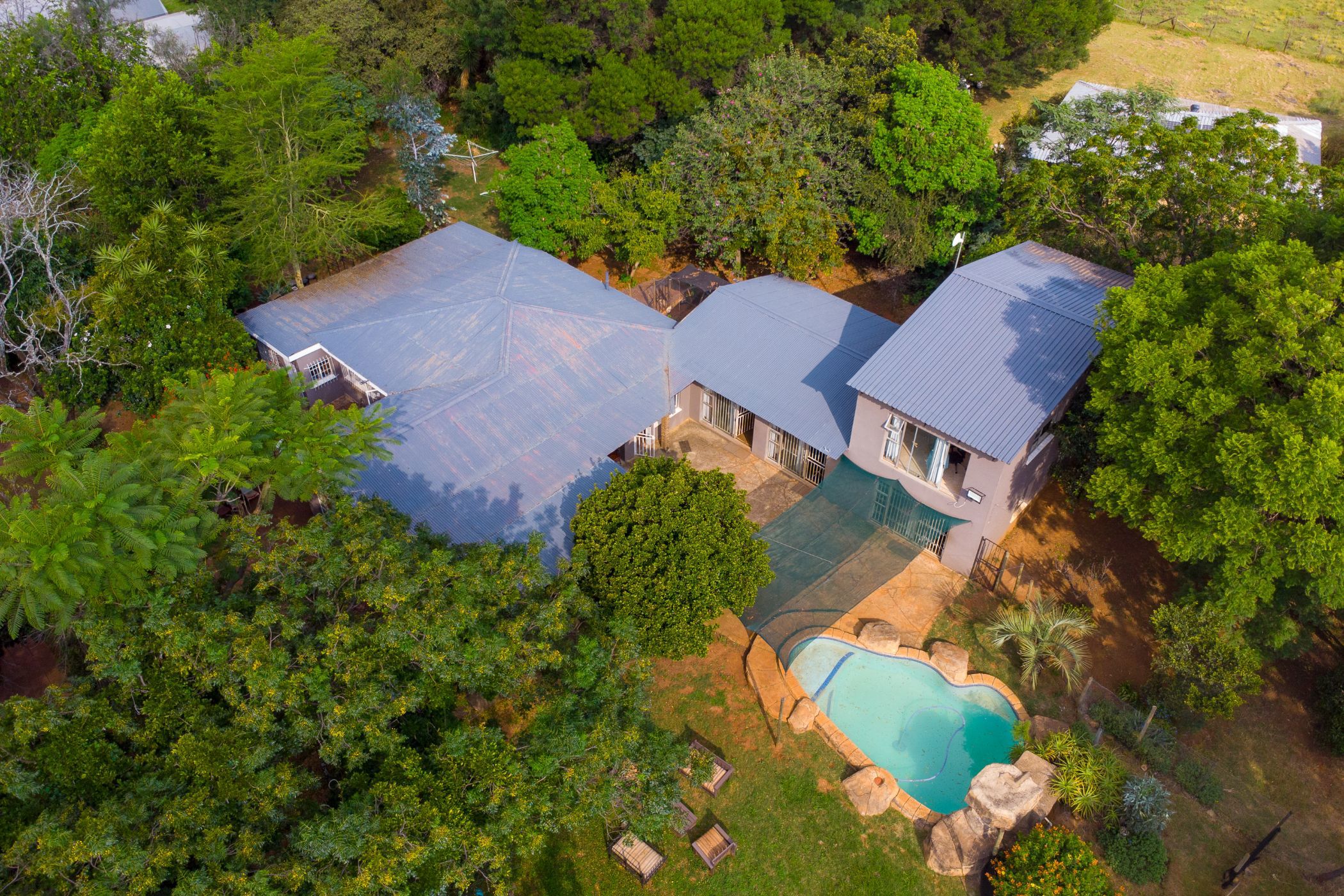 Mixed use farm for sale in Tarlton - 1KR1736526