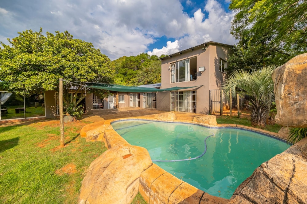 Mixed use farm for sale in Tarlton - 1KR1736526