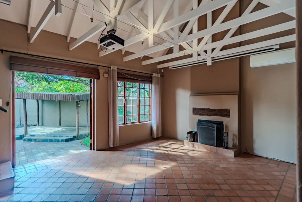 House for sale in Faerie Glen - PT1734718