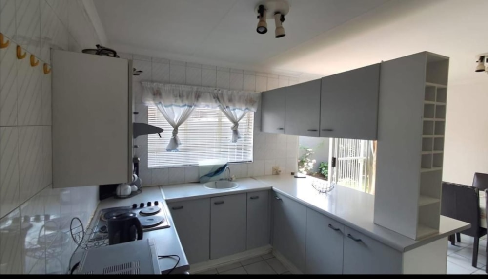 House for sale in Raceview - 1GV1734392