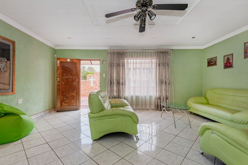 House for sale in Lenasia - 1GV1734785