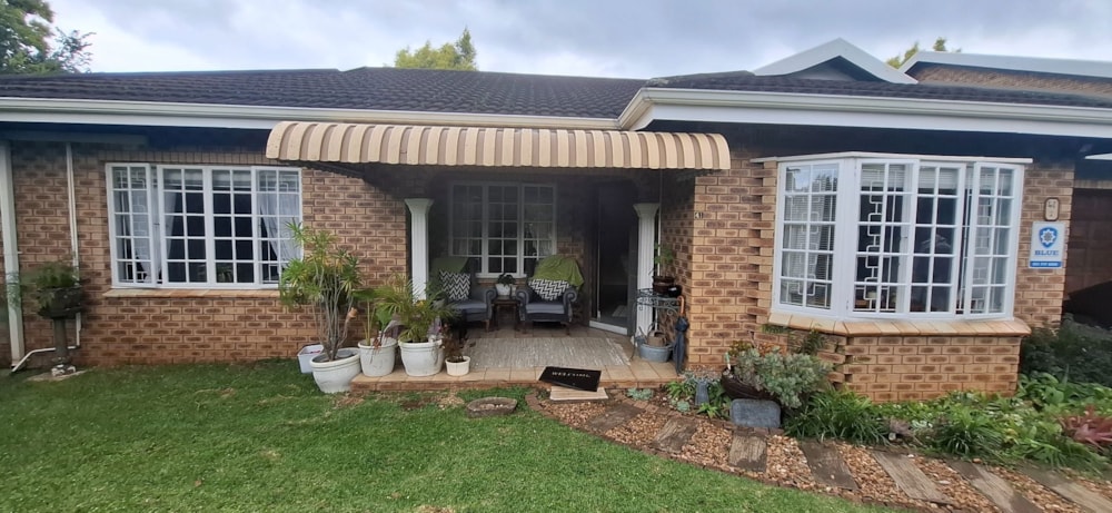 Townhouse to rent in Hillcrest, Upper Highway - 1KF1737137