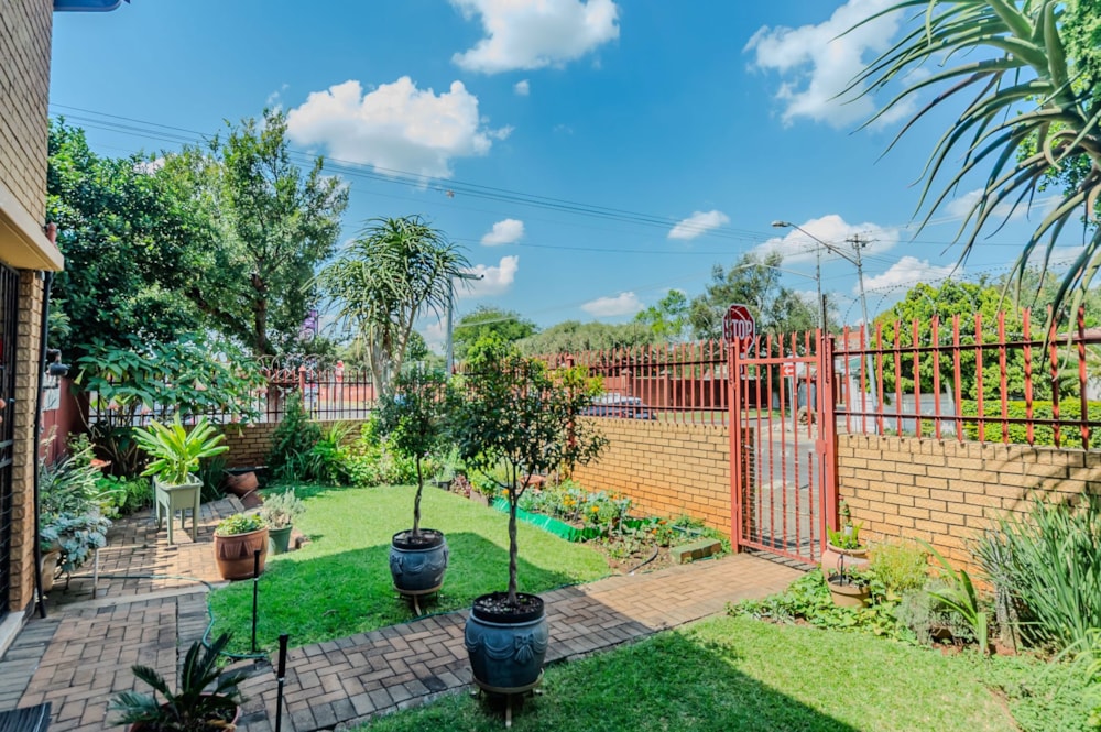 Townhouse for sale in Gezina, Pretoria North - PTM1735875