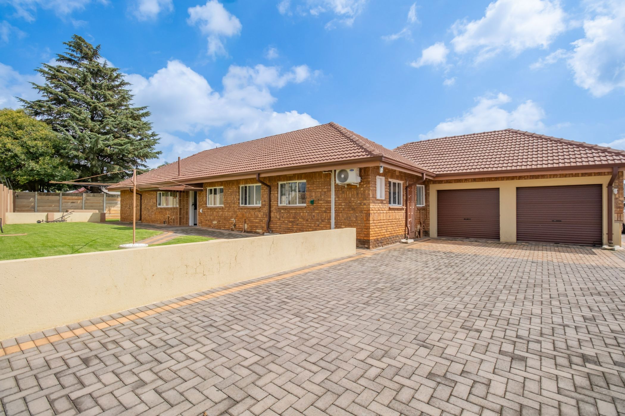 House for sale in Helikon Park - 1KR1736194