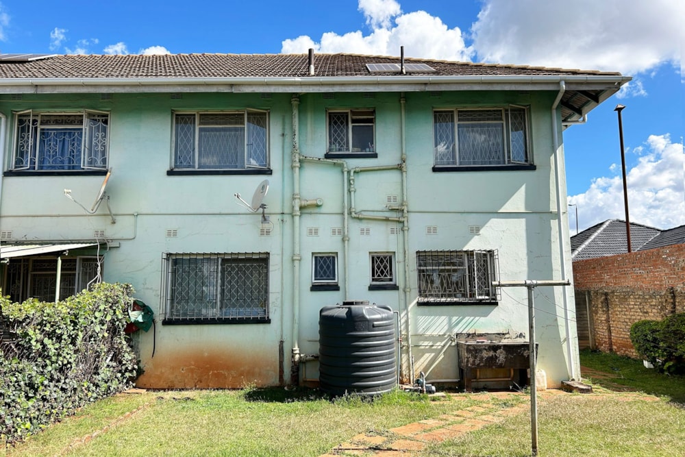 Double-storey apartment for sale in Eastlea South, Zimbabwe - 3ZB1736129