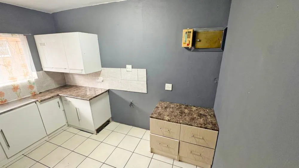 Apartment sold in Sydenham, Port Elizabeth, Gqeberha - 1PLZ1735211 Apartment sold in Sydenham, Port Elizabeth, Gqeberha - 1PLZ1735211