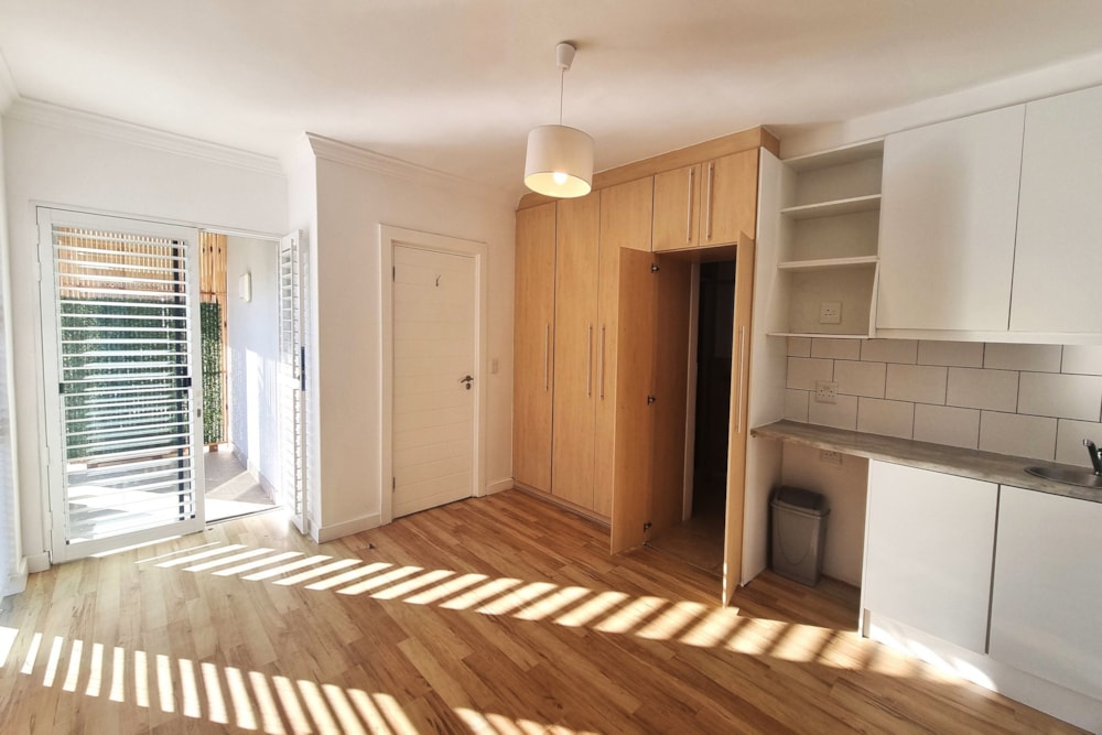 Studio apartment to rent in Big Bay - 1TV1735415