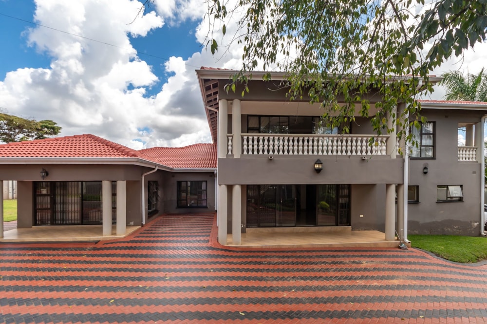 Double-storey house for sale in Pomona , Zimbabwe - 3ZB1735604