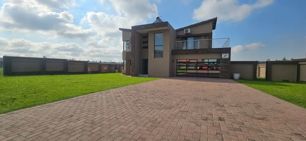 Double-storey house for sale in Helderwyk Estate - 1BJ1735610 Double-storey house for sale in Helderwyk Estate - 1BJ1735610