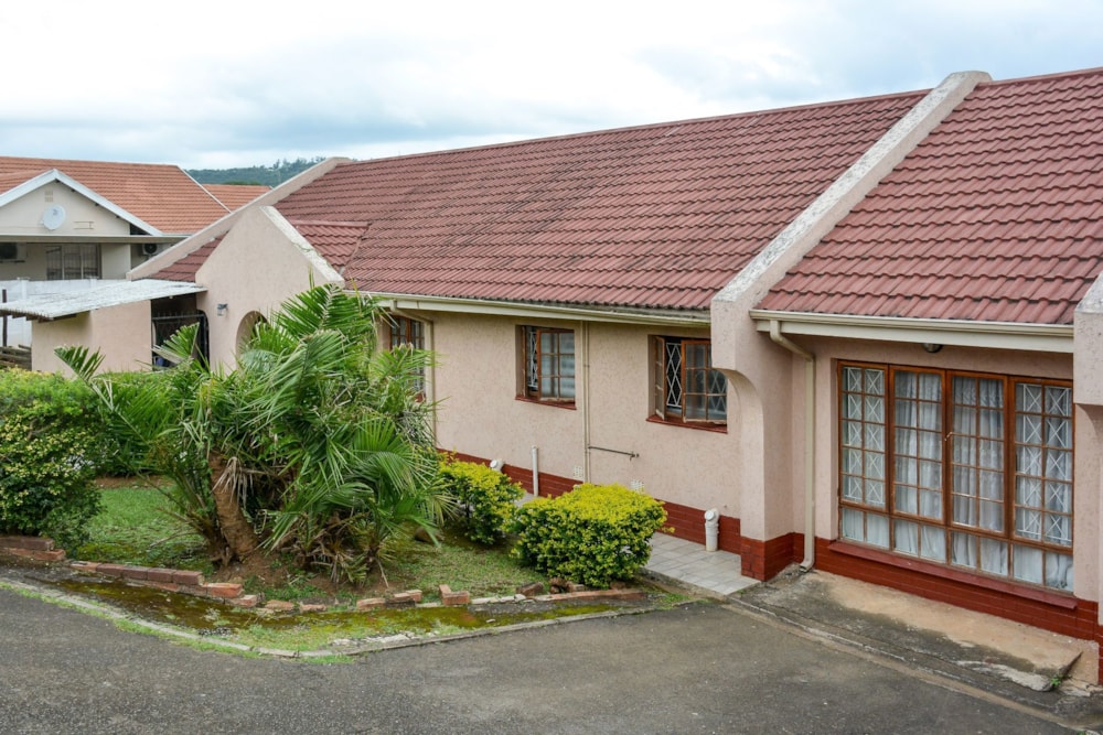 House for sale in Bisley - 1PM1735936