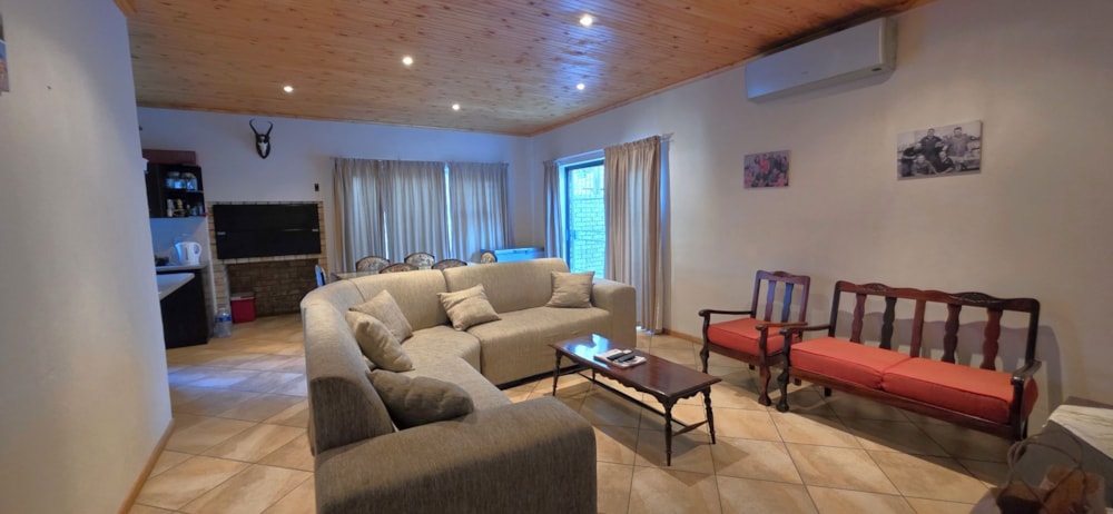 Townhouse for sale in Cradock - 1KK1735718