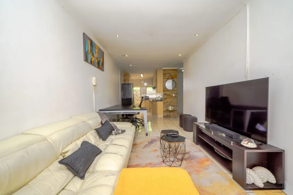 Townhouse for sale in Effingham Heights - 1ND1735645