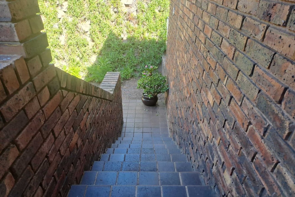 Apartment to rent in Athlone Park - 1WB1735667