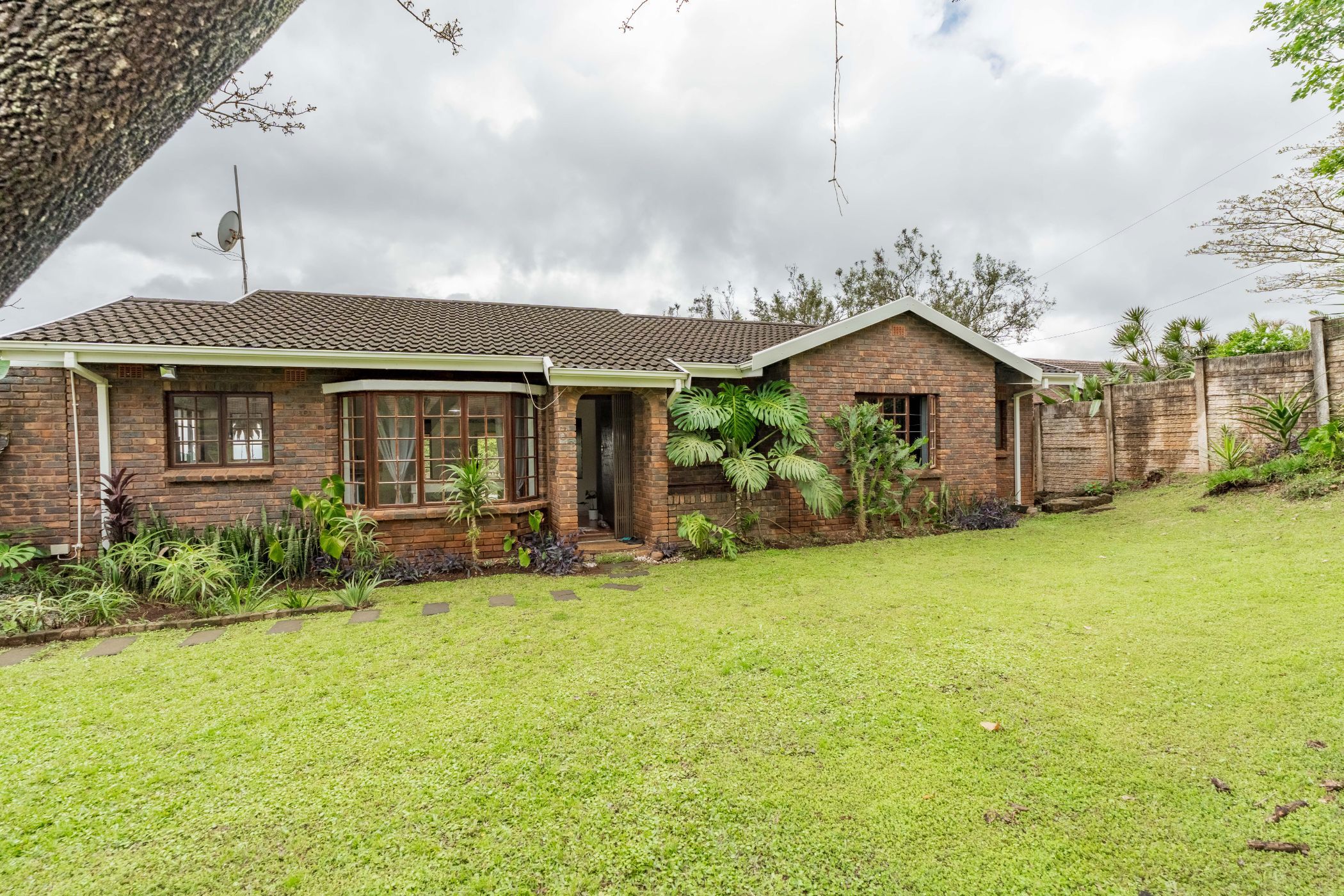 House for sale in Waterfall, Upper Highway - 1KF1735677