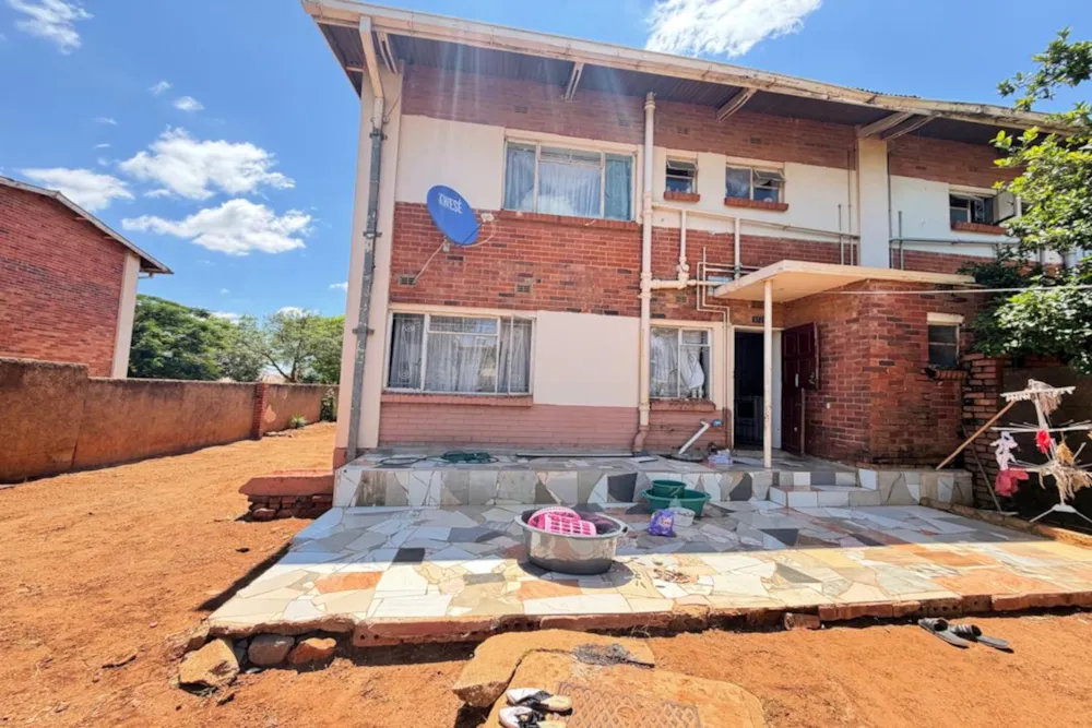 Double-storey apartment for sale in Tegela, Zimbabwe - 3ZB1735679 Double-storey apartment for sale in Tegela, Zimbabwe - 3ZB1735679