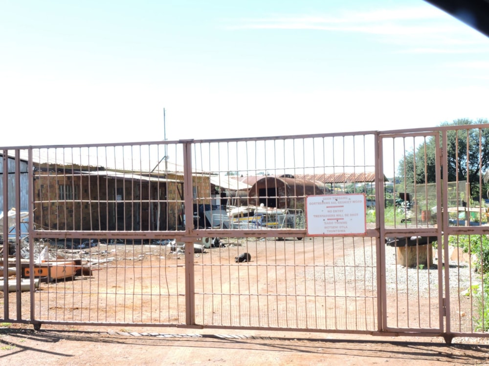 Commercial industrial property for sale in Koster - 1RU1735851