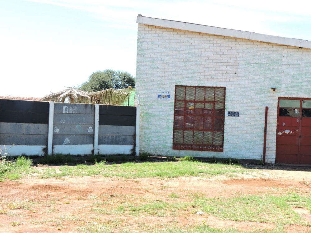 Commercial industrial property for sale in Koster - 1RU1735851