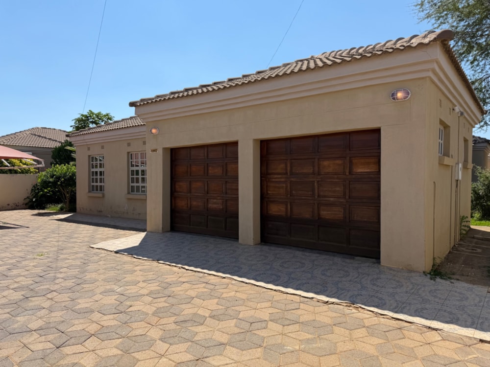 House let in Gaborone, Botswana - 3BO1738460
