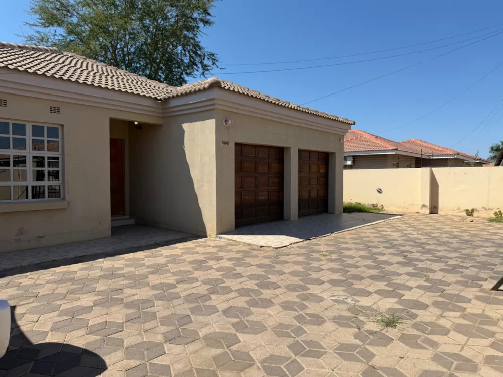 House let in Gaborone, Botswana - 3BO1738460