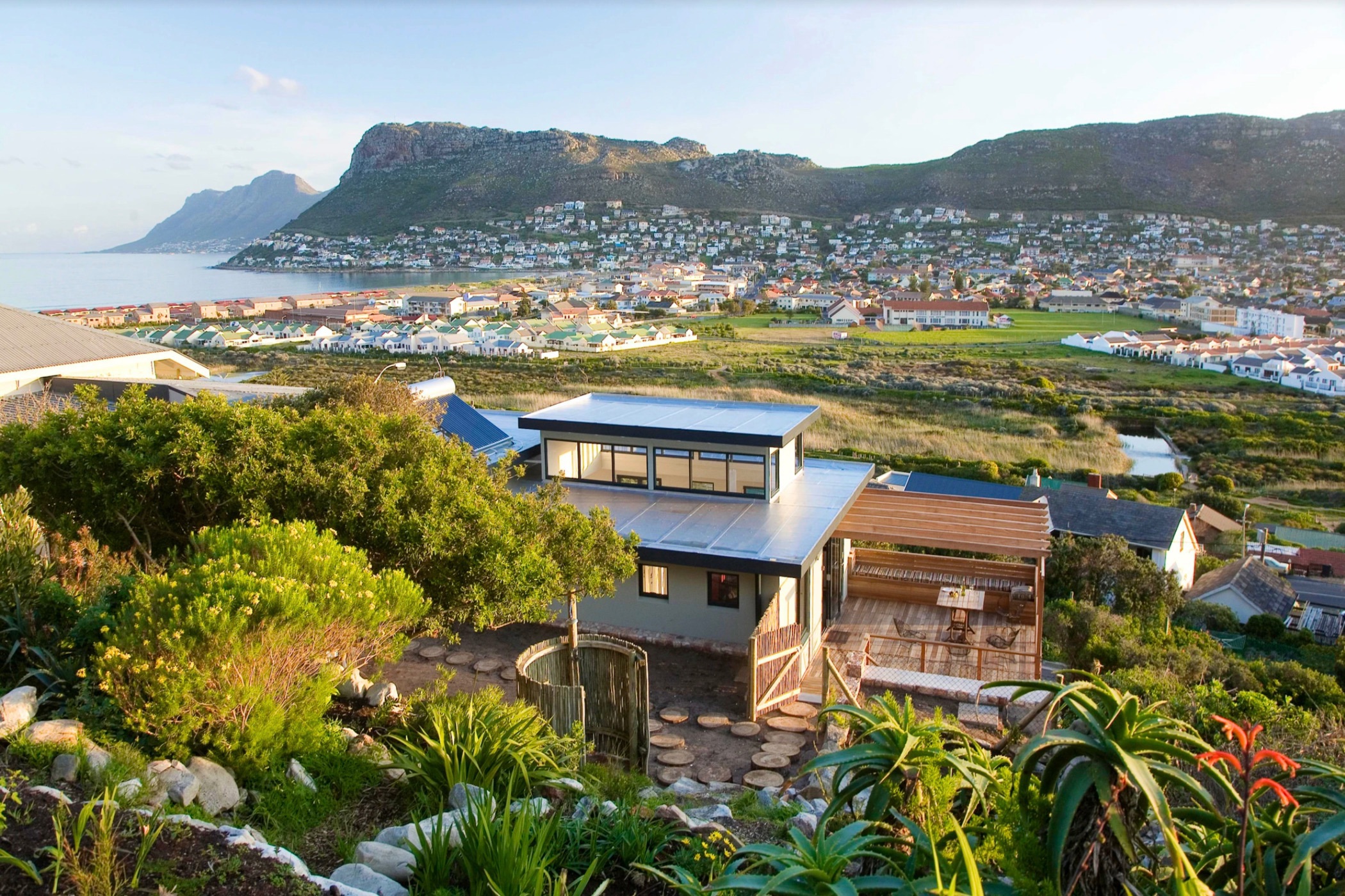 House to rent in Clovelly, Cape Town - FHL1736427