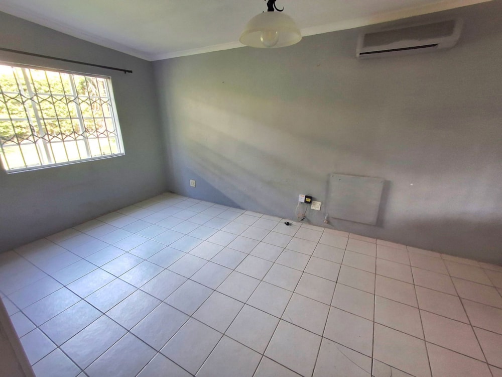 Bachelor apartment to rent in Mbombela Central (Nelspruit Central) - 1NS1735964