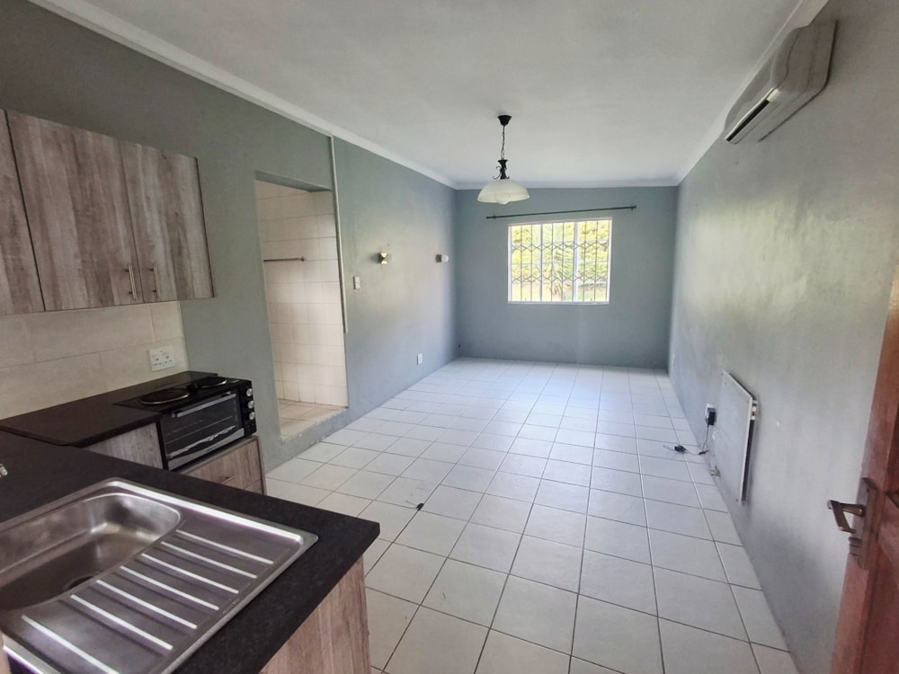Bachelor apartment to rent in Mbombela Central (Nelspruit Central) - 1NS1735964