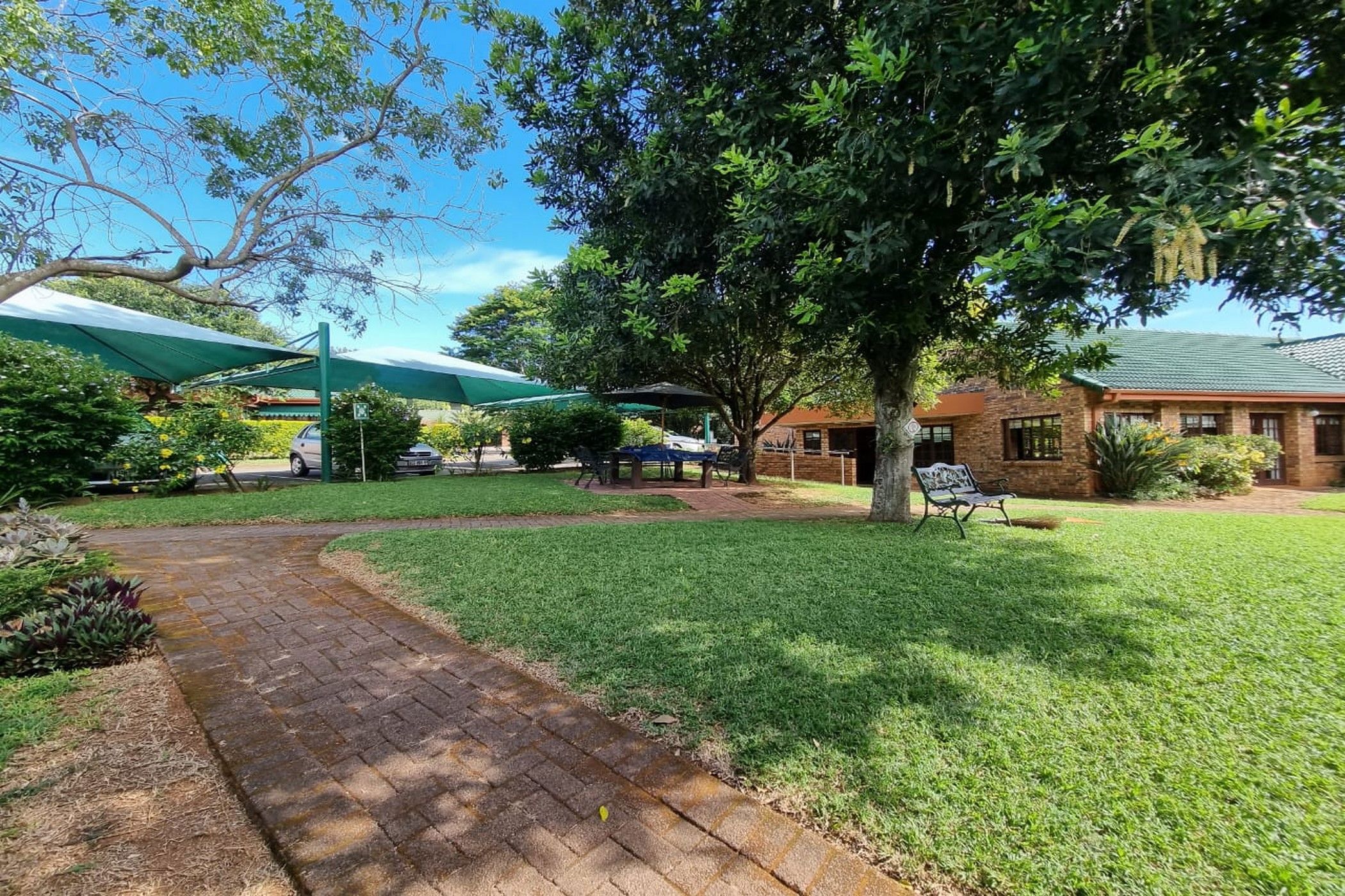 Bachelor retirement apartment for sale in White River Ext 18 - 1WR1736133