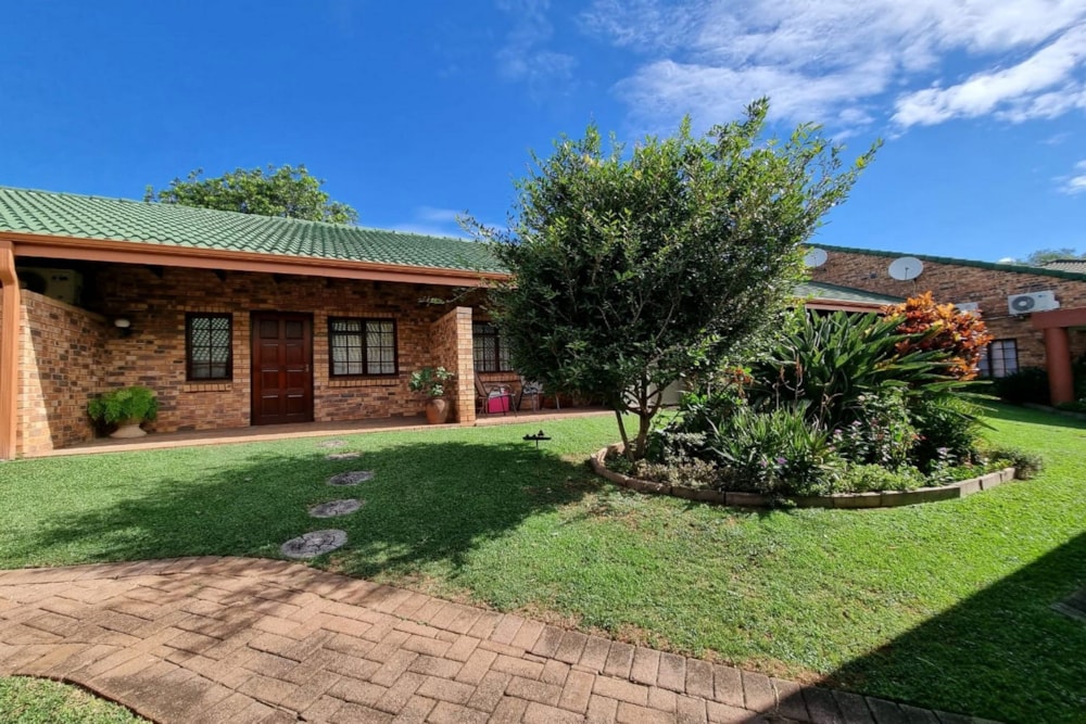 Bachelor retirement apartment for sale in White River Ext 18 - 1WR1736133 Bachelor retirement apartment for sale in White River Ext 18 - 1WR1736133